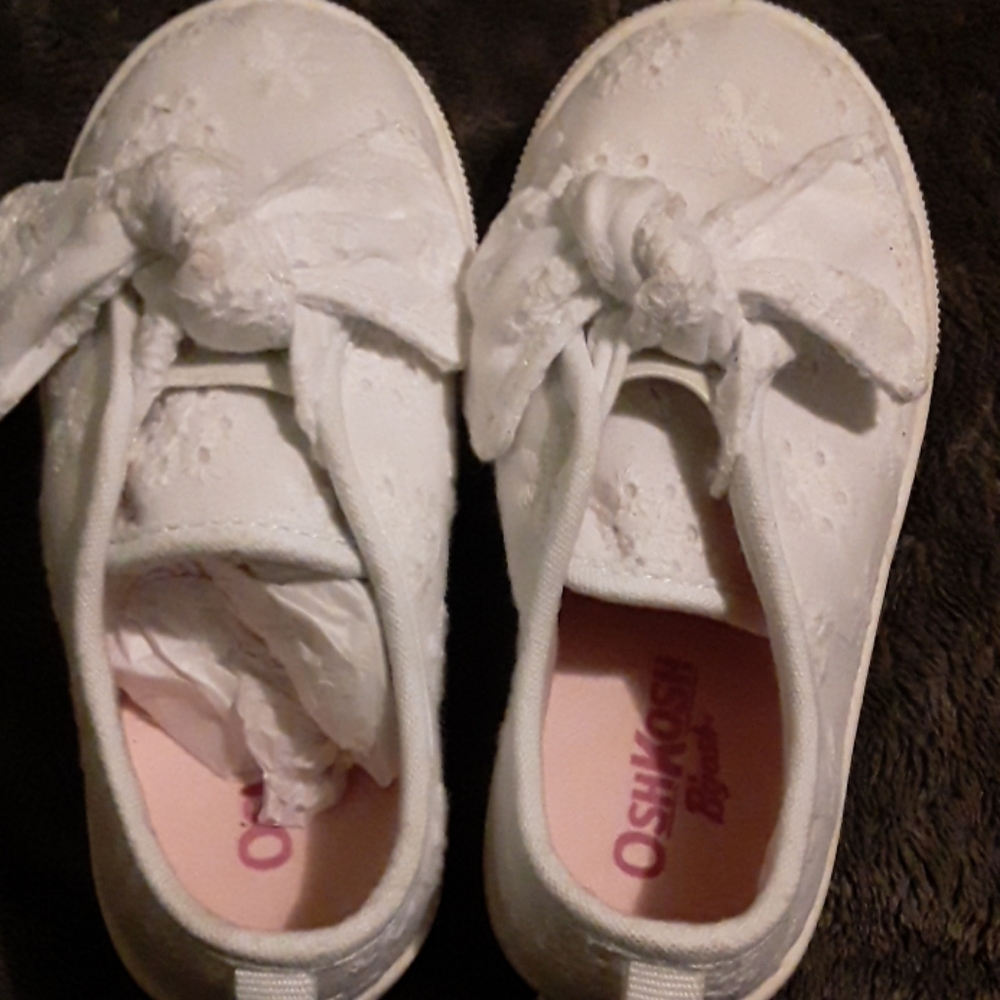 OshKosh Toddler Girl Eyelet Sneakers Size 7